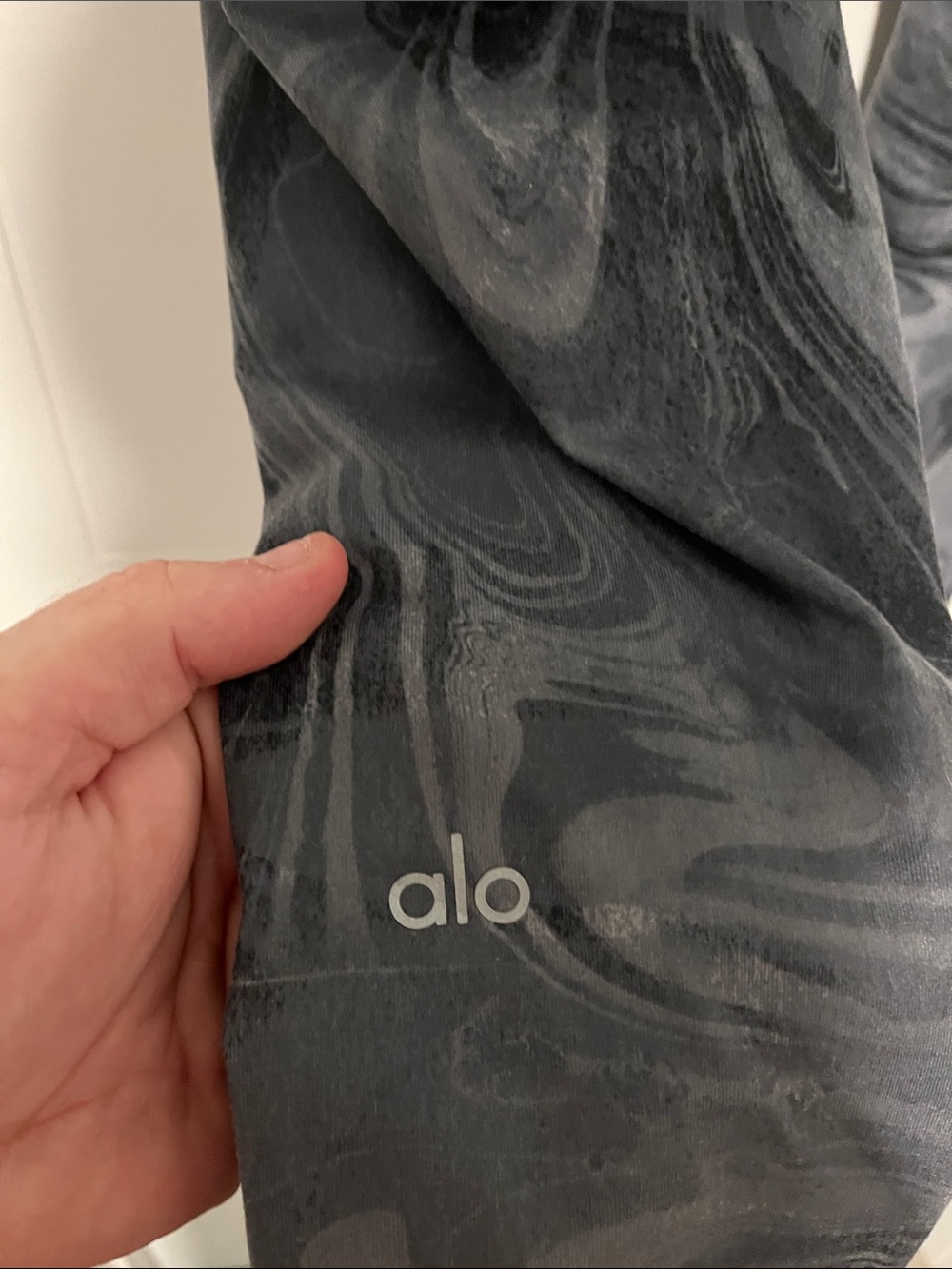 ALO Yoga Airbrush Gray Black Swirl Marble Design Athletic Leggings Athleisure - Picture 5 of 12